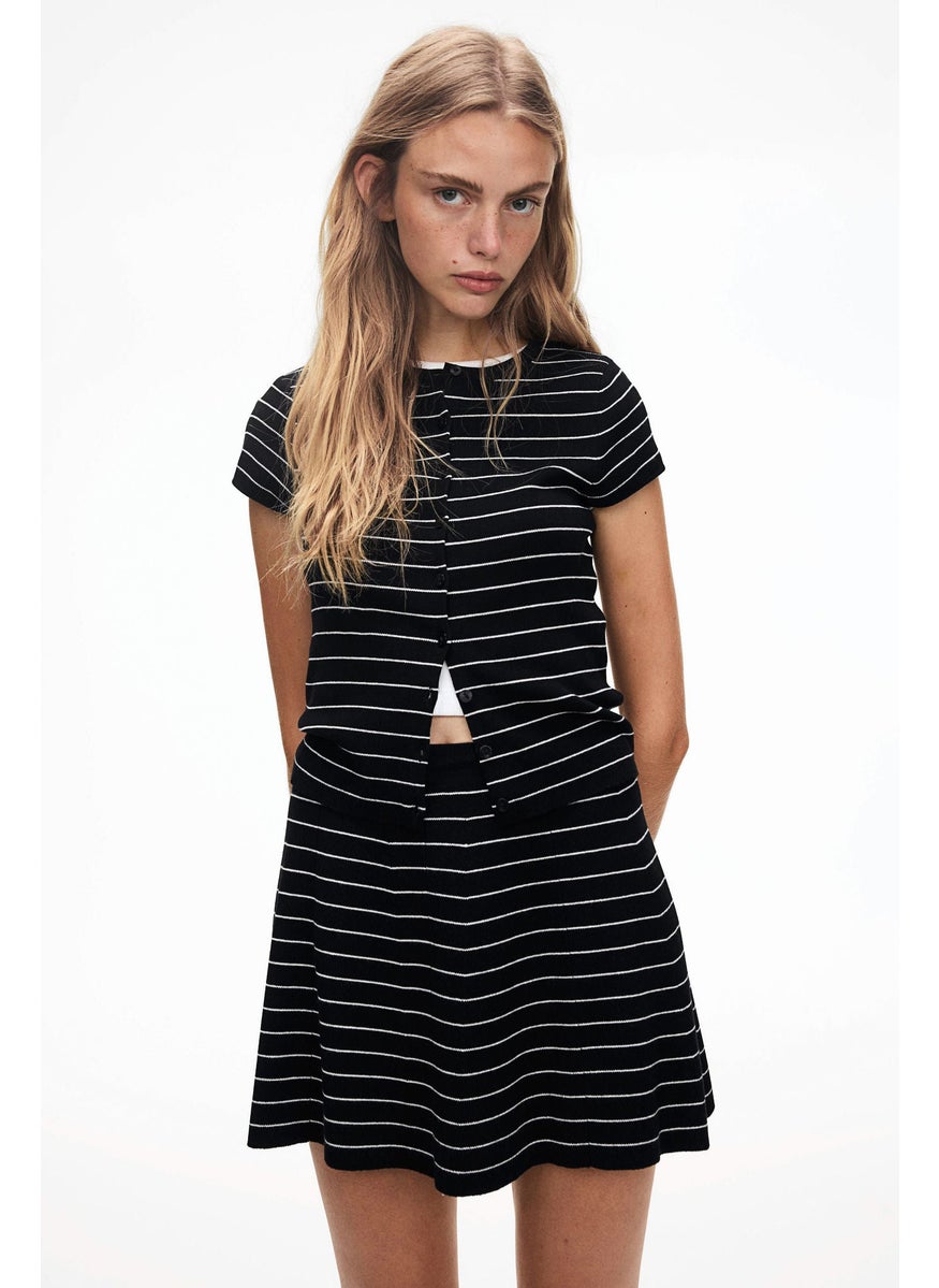 Short-Sleeved Fine-Knit Cardigan