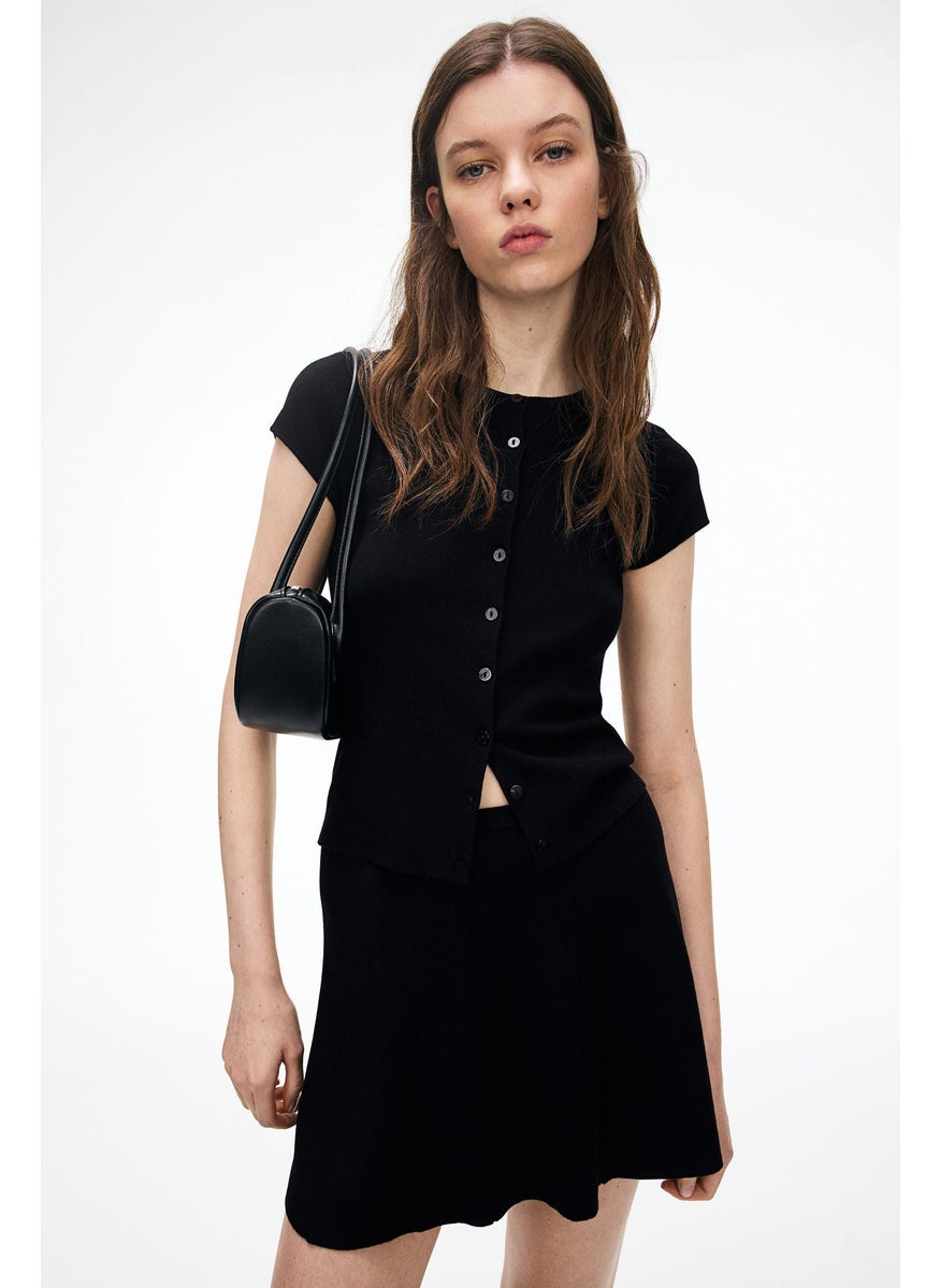 Short-Sleeved Fine-Knit Cardigan