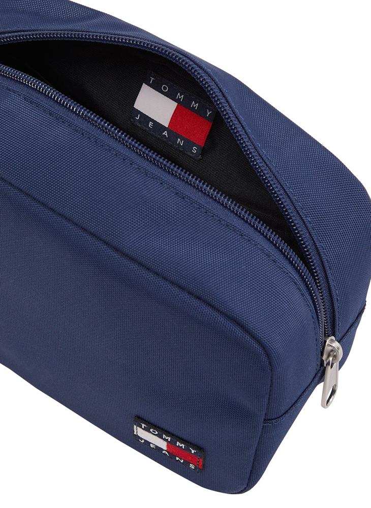 ESSENTIAL DAILY WASH BAG