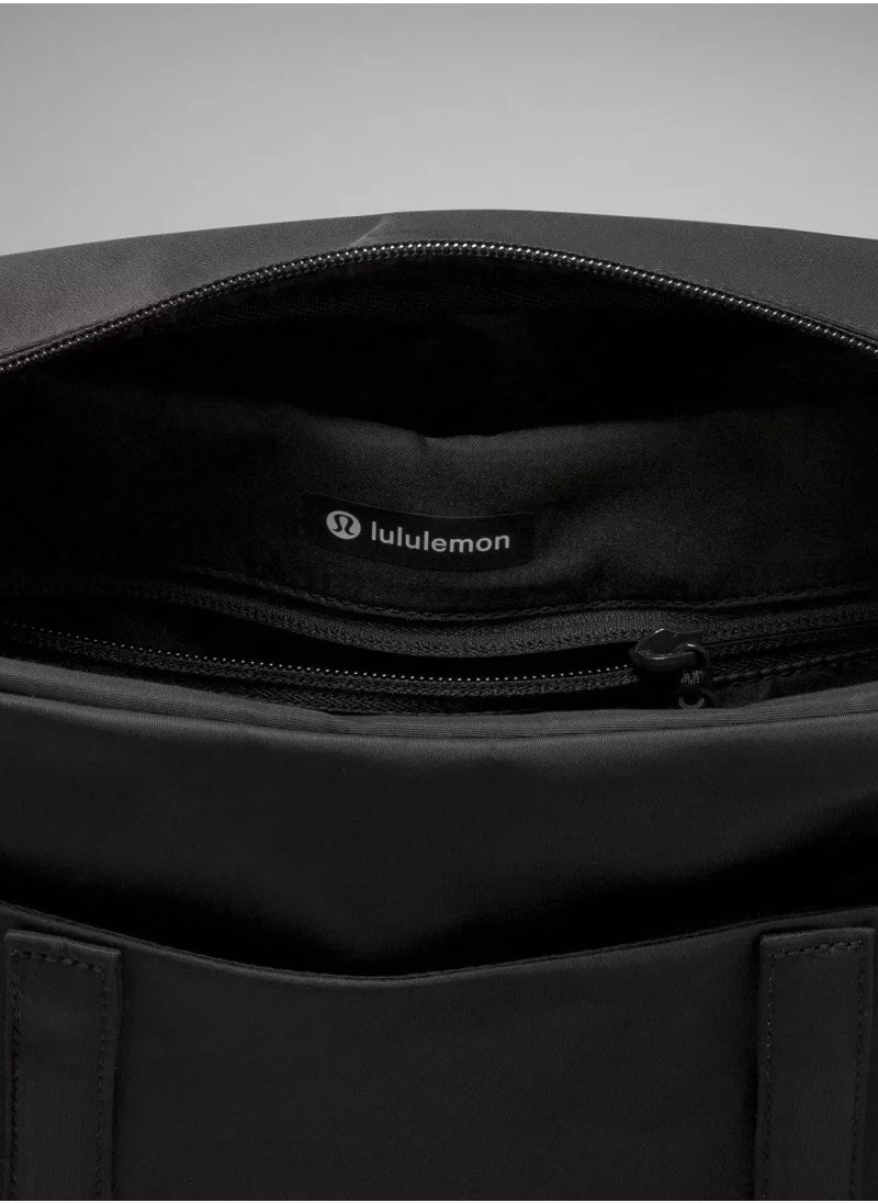 Lululemon Wanderlust Messenger Bag 6.5L