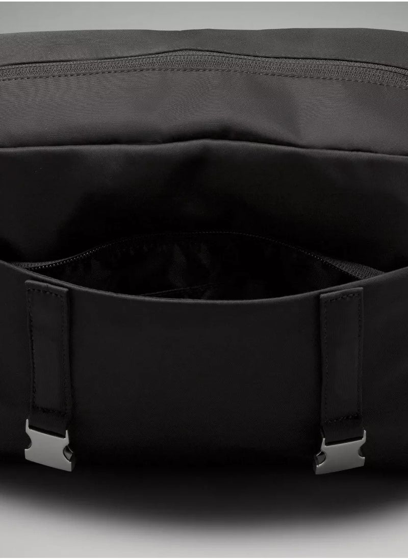 Lululemon Wanderlust Messenger Bag 6.5L