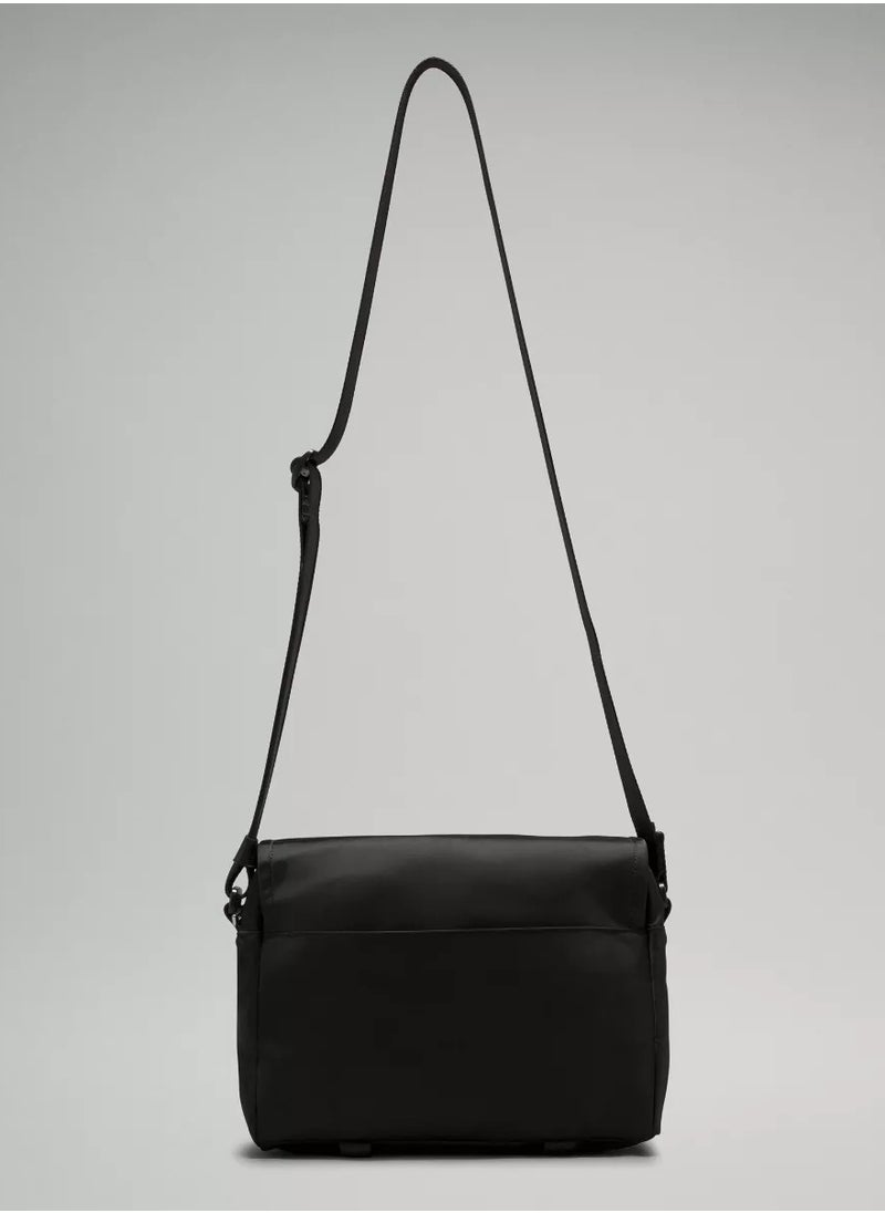 Lululemon Wanderlust Messenger Bag 6.5L