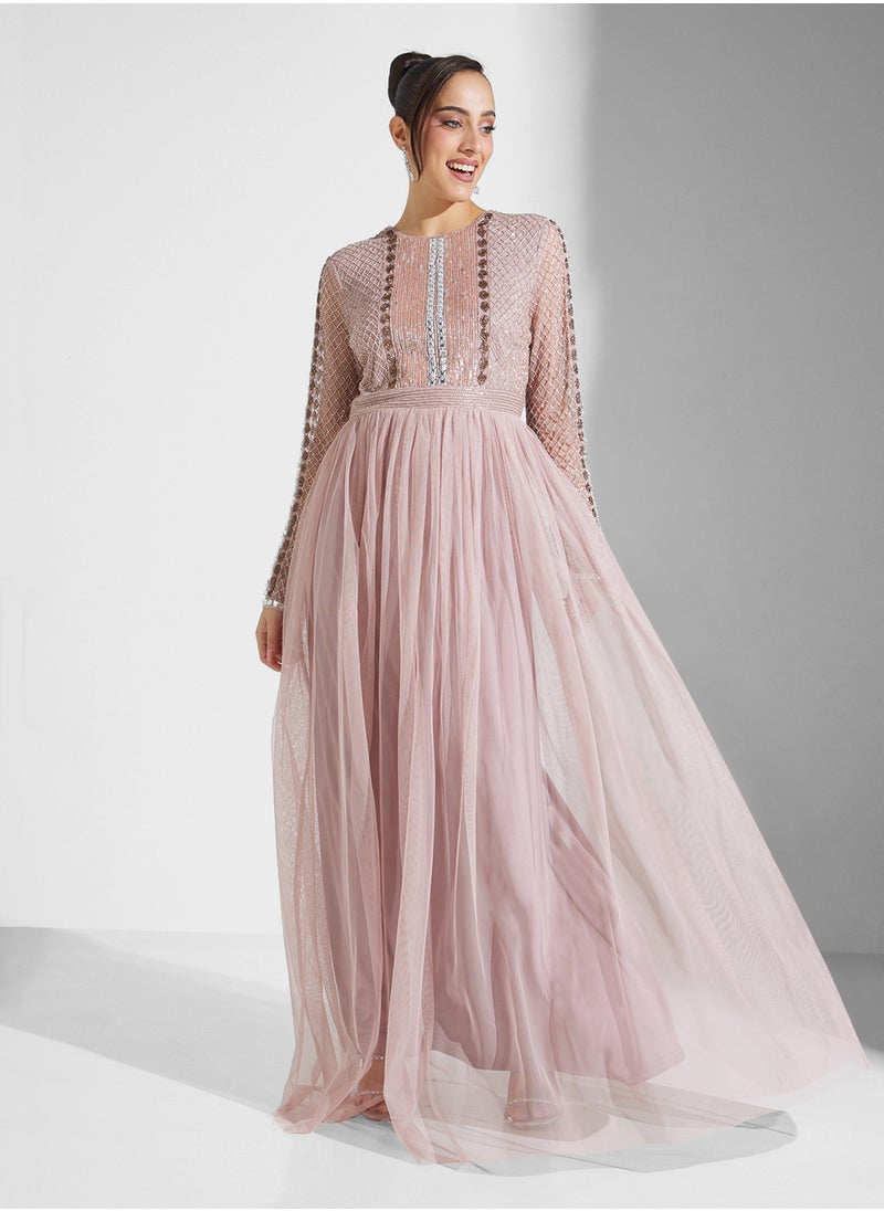Embellshed Pleated Mesh Detailed Maxi Dress