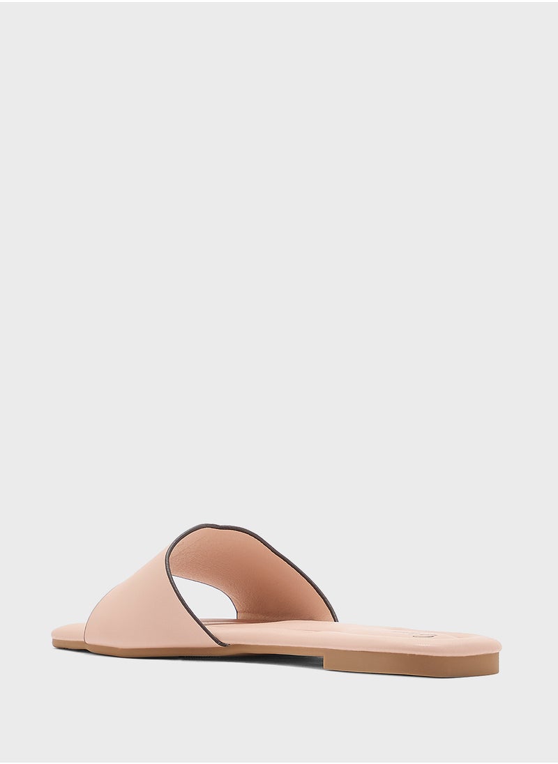 Scallop Design Flat Sandal