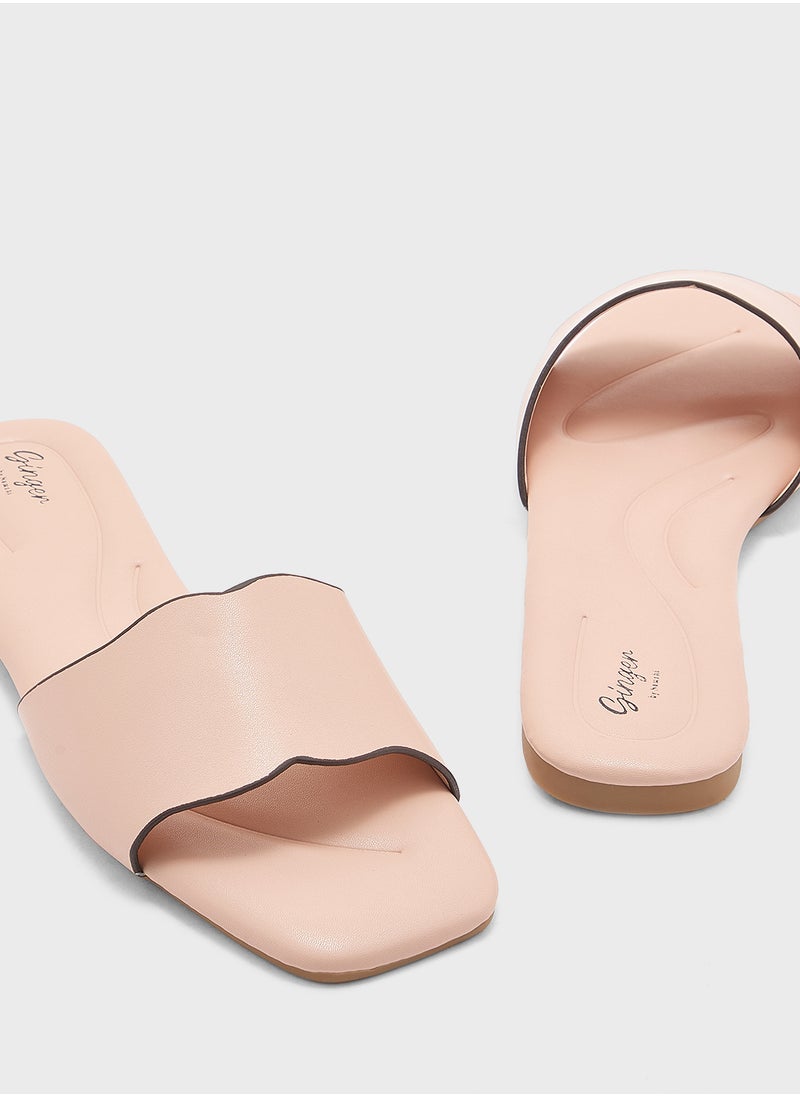 Scallop Design Flat Sandal