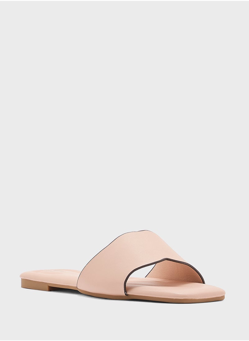 Scallop Design Flat Sandal
