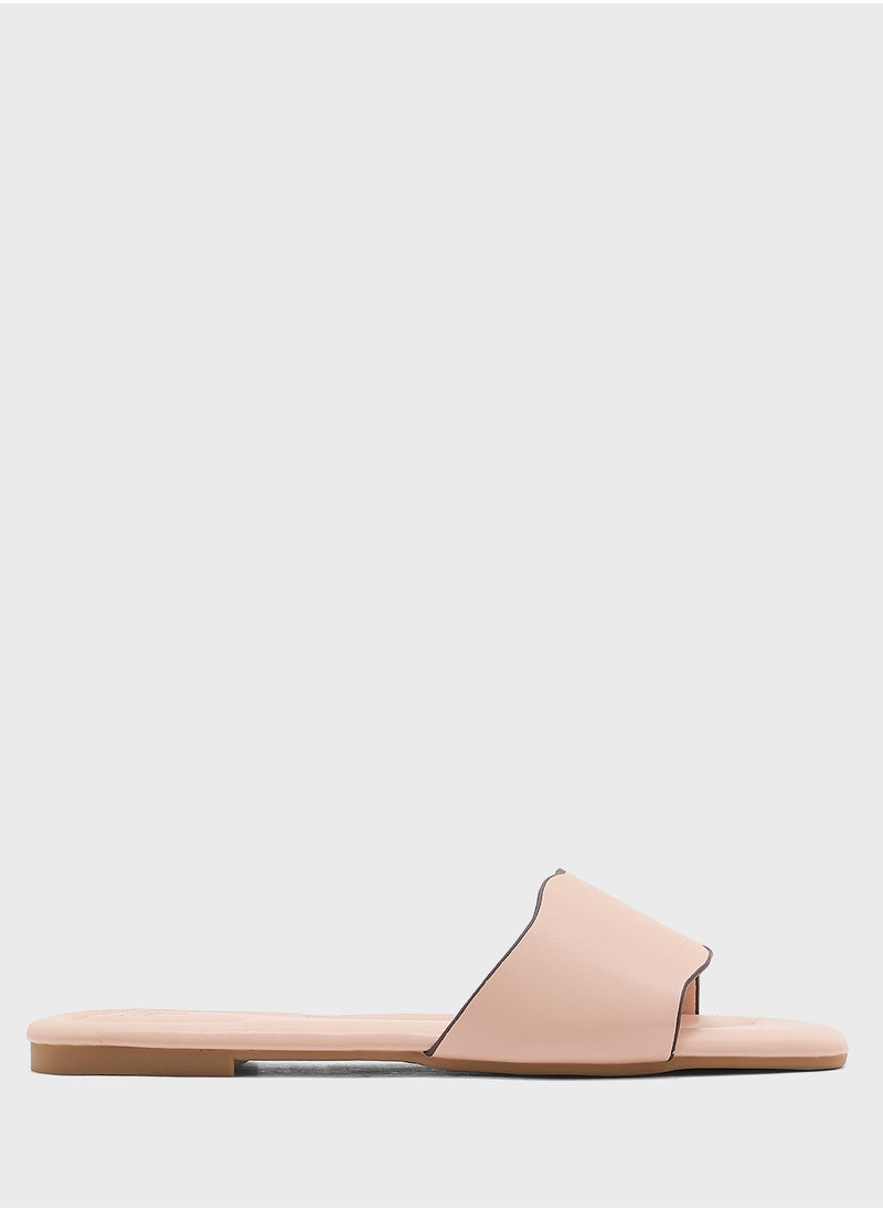 Scallop Design Flat Sandal