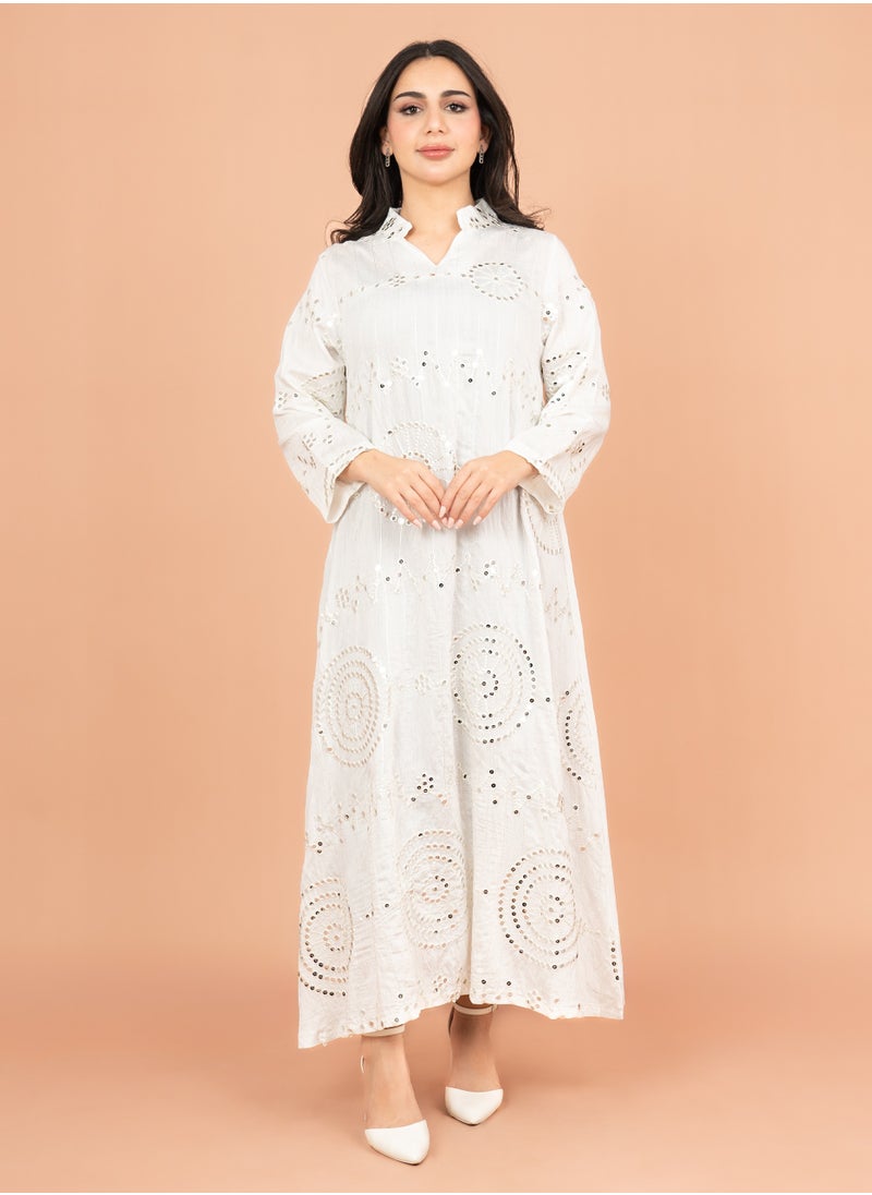 Elegant Jalabiya with Intricate Embroidery Work