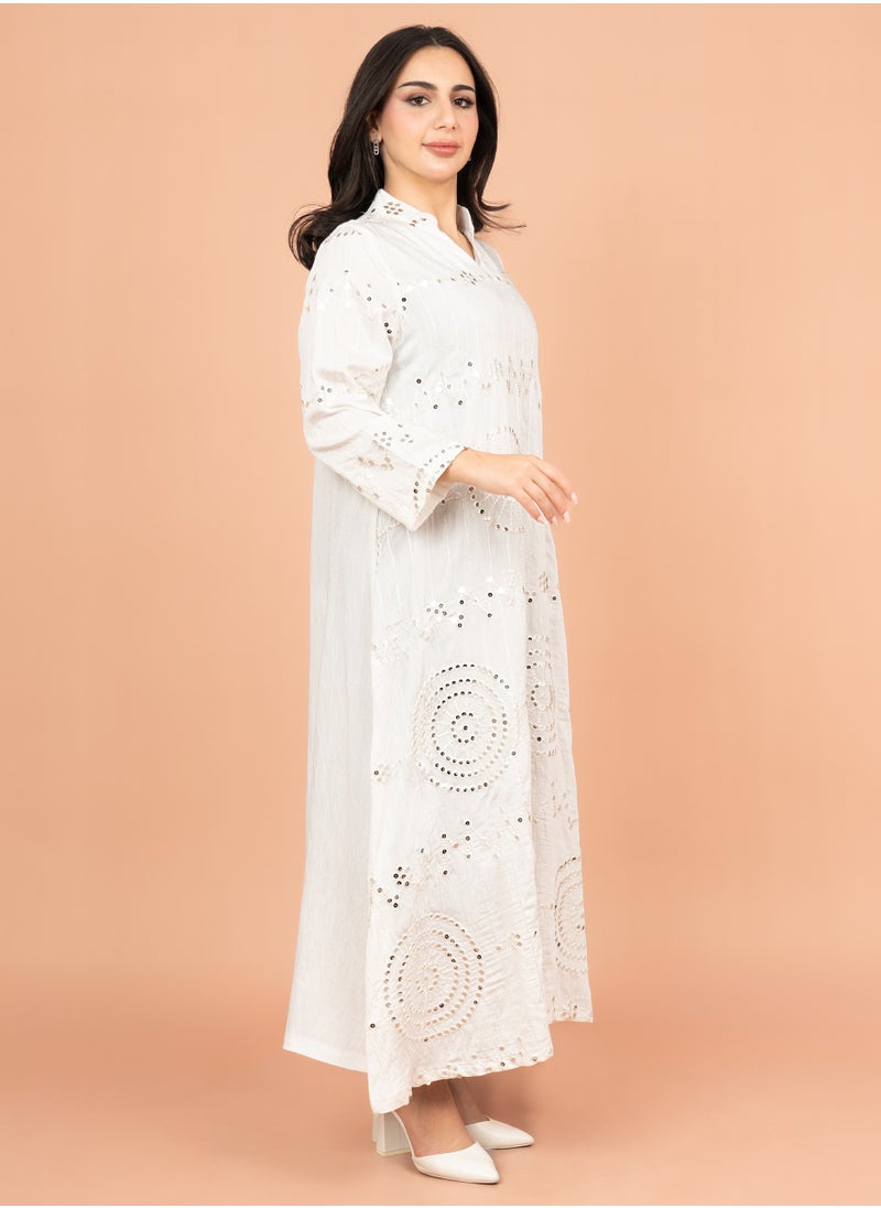 Elegant Jalabiya with Intricate Embroidery Work