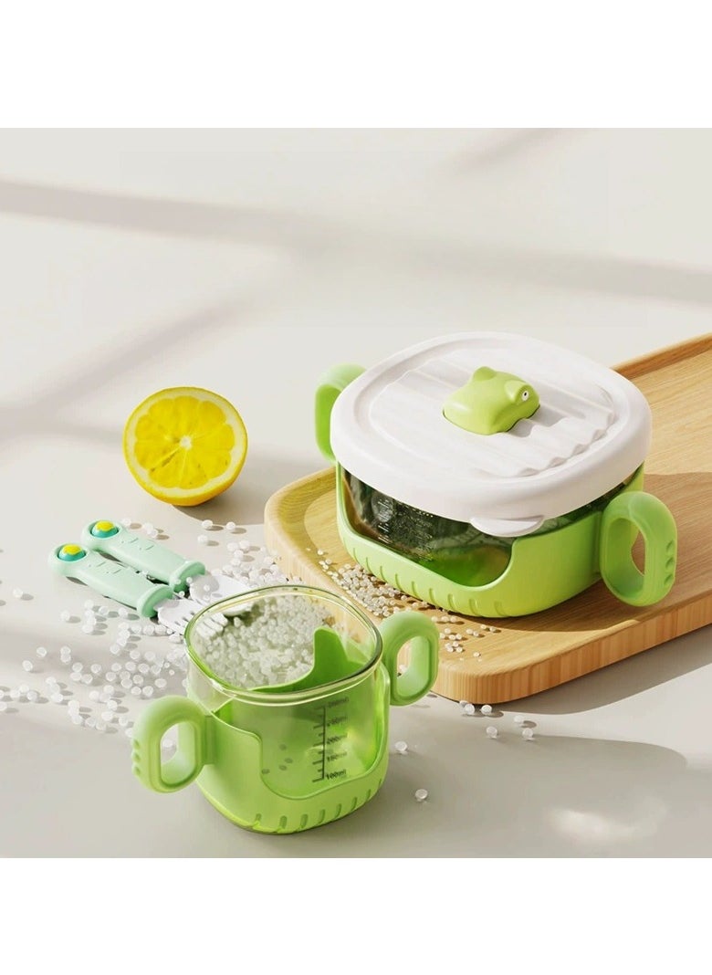 Silicone Baby Feeding Set, 4 Pieces, Including A Bowl With Lid, A Glass With A Straw, A Spoon And A Fork.