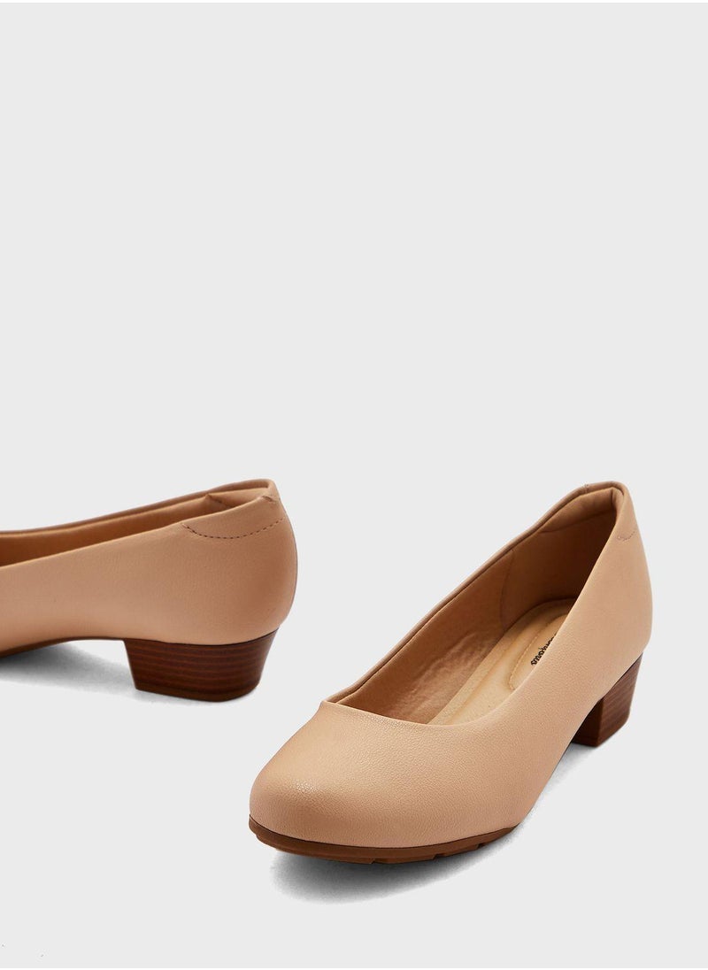 Daniella Low-Heel Pumps