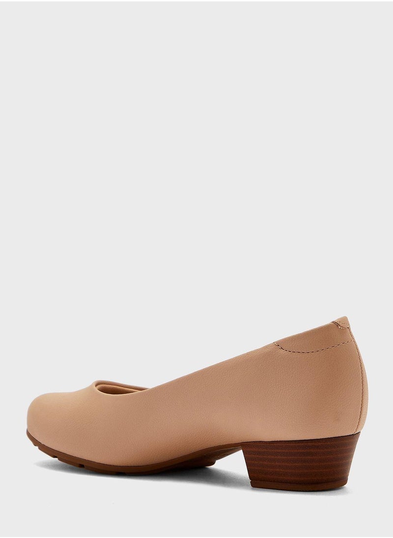 Daniella Low-Heel Pumps