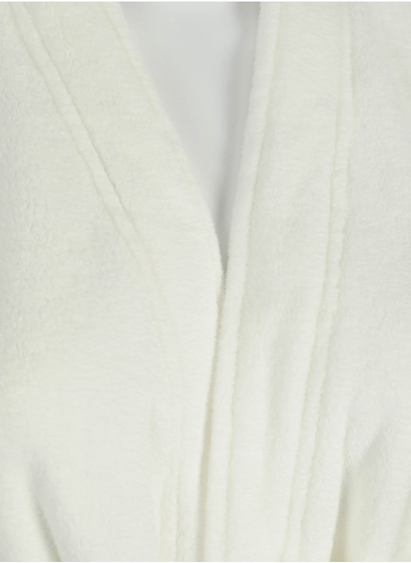 Luxury Bathrobes & Loungewear - Ultra-Soft & Stylish Comfort - Chic White Adult Bathrobe - High Water Absorption, Ultra-Soft, Lightweight, and Made from Finest Coral Fleece - Stylish Design with Wide Sleeves and Long Length for Maximum Comfort