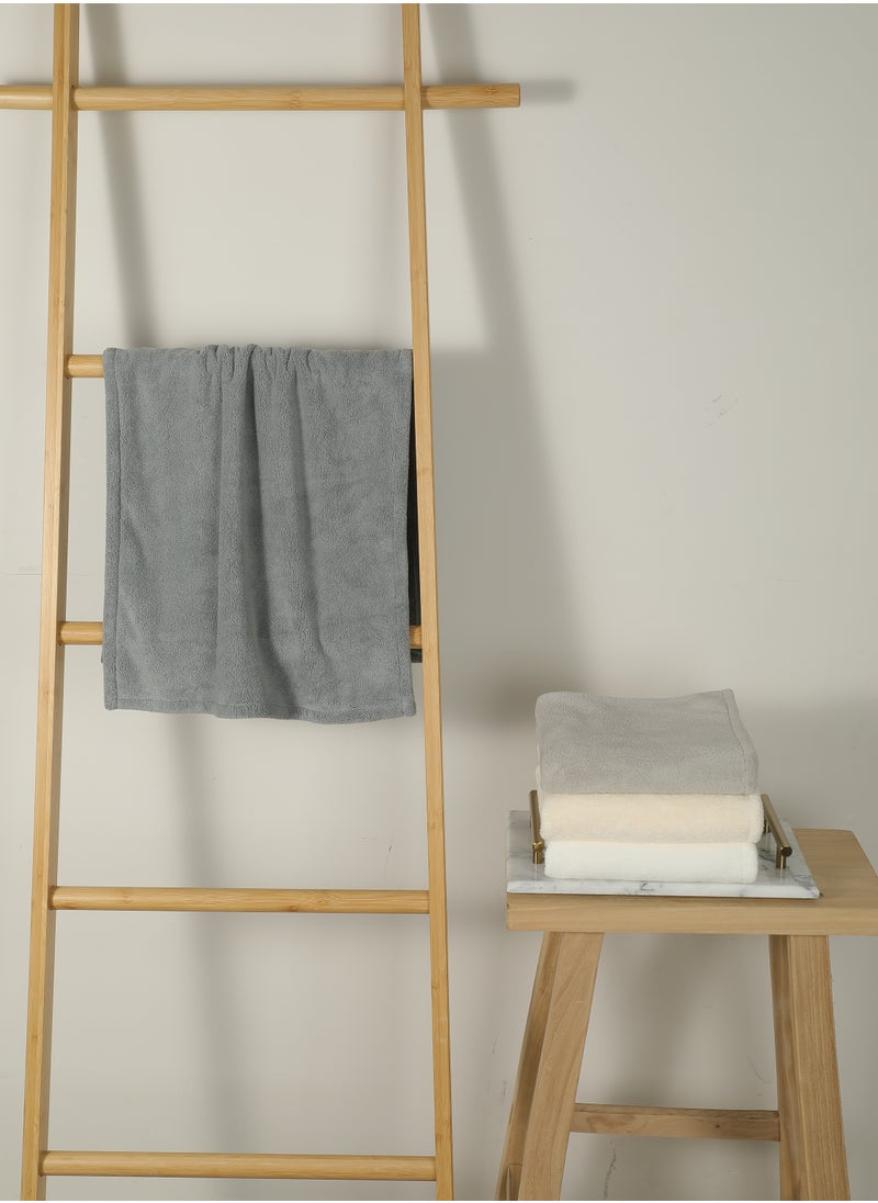 Dark Grey Large Bath Towel - Ultra-Soft Coral Fleece, High Water Absorption, Lightweight, and Gentle on Sensitive Skin - Quick-Dry and Durable for Everyday Use