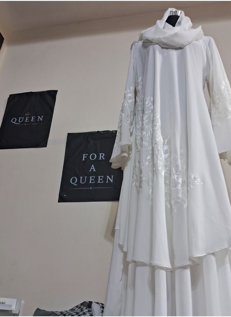 QUEEN 'S White Elegant Kaftan