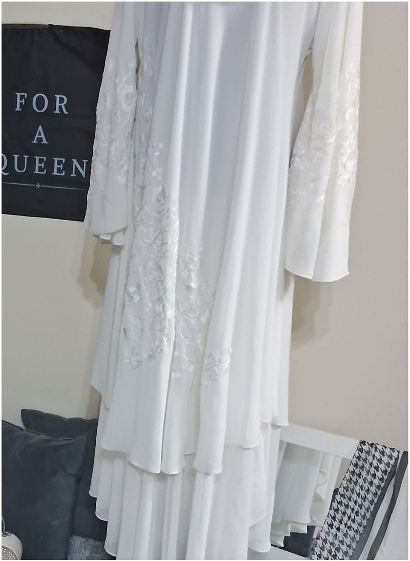 QUEEN 'S White Elegant Kaftan