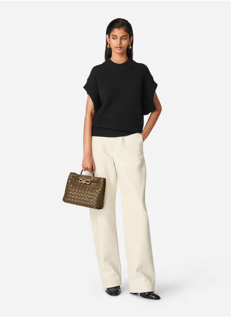 VENETA Andiamo Top handle bag leather bag with signature knot detail and sliding cross-body strap.
