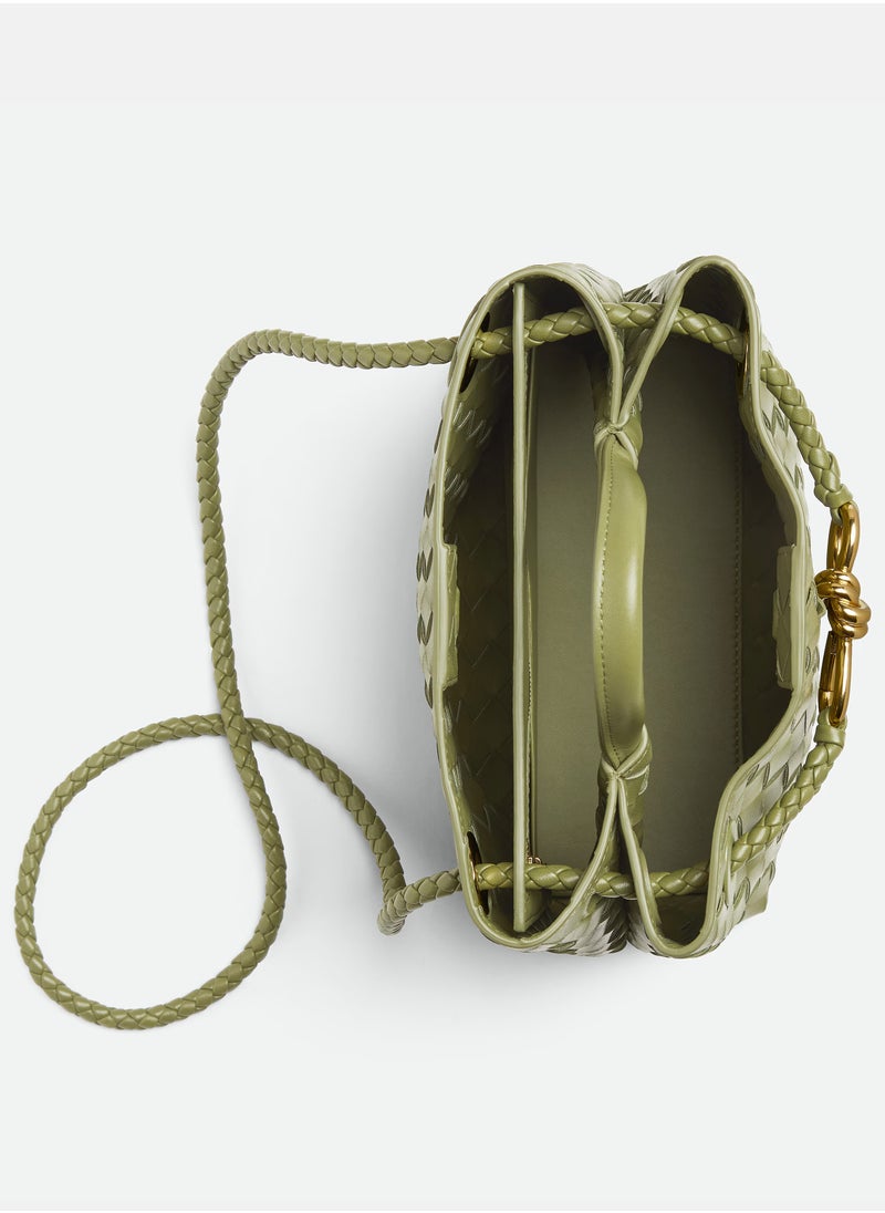 VENETA Andiamo Top handle bag leather bag with signature knot detail and sliding cross-body strap.