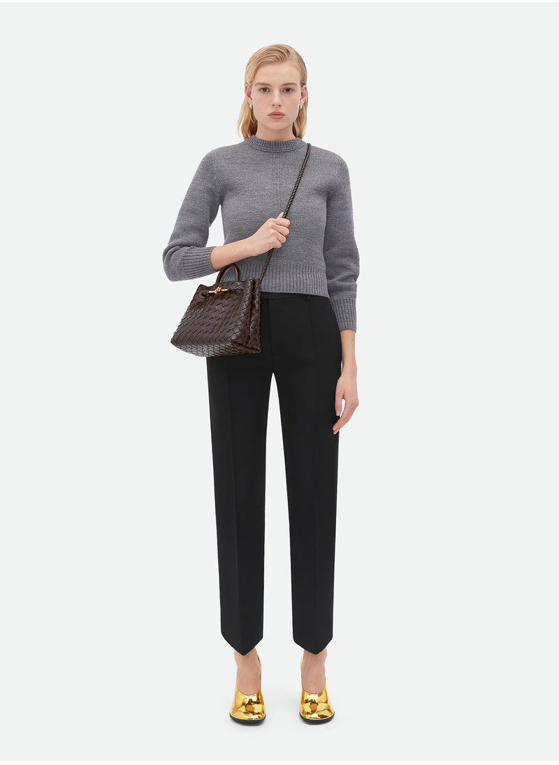 VENETA Andiamo Top handle bag leather bag with signature knot detail and sliding cross-body strap.