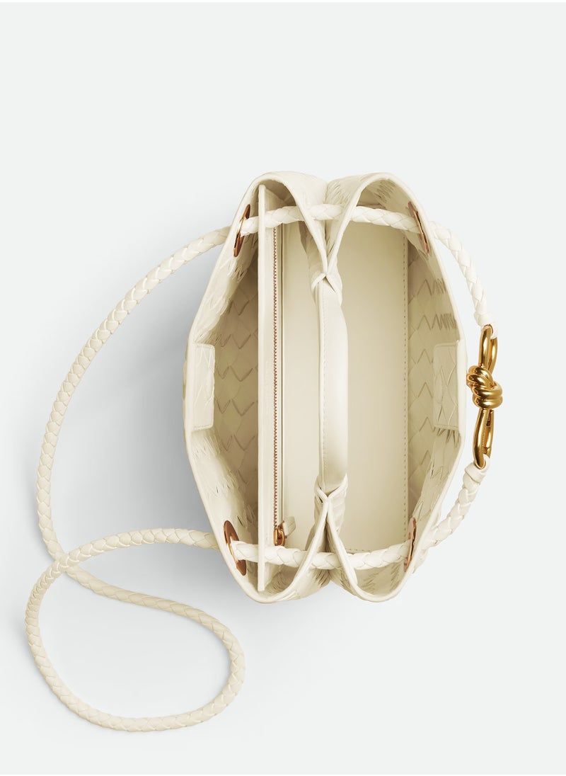 VENETA Andiamo Top handle bag leather bag with signature knot detail and sliding cross-body strap.
