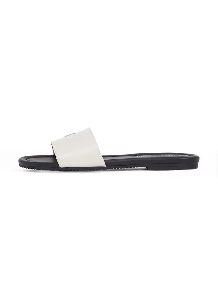 FLAT SANDALS
