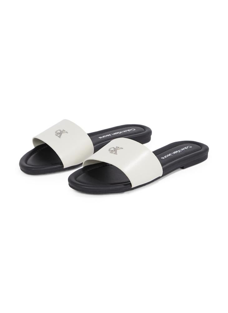 FLAT SANDALS