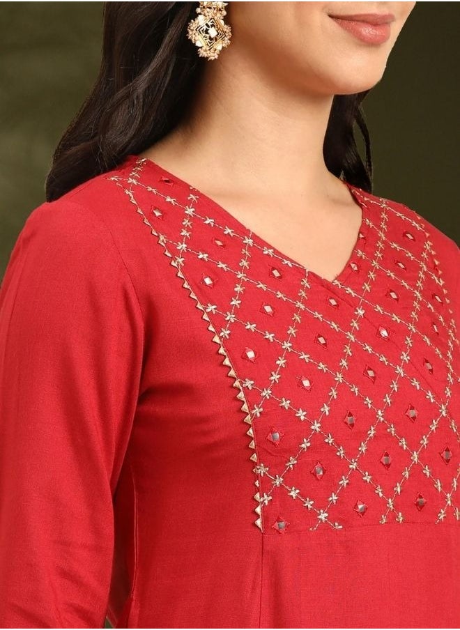 Zari and mirrorwork embroidered kurta-red