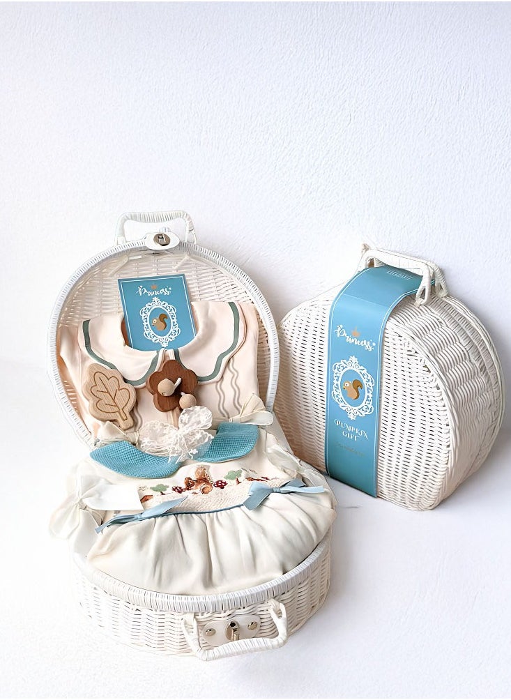 Adorable Classical style Premium Newborn Baby Gift Set for Girls in a Stylish Suitcase 7 in 1