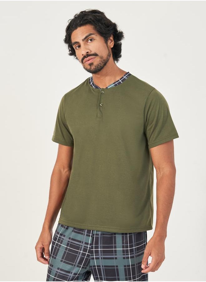 Contrast Placket Henley Neck T-Shirt & Checkered Pyjama Set