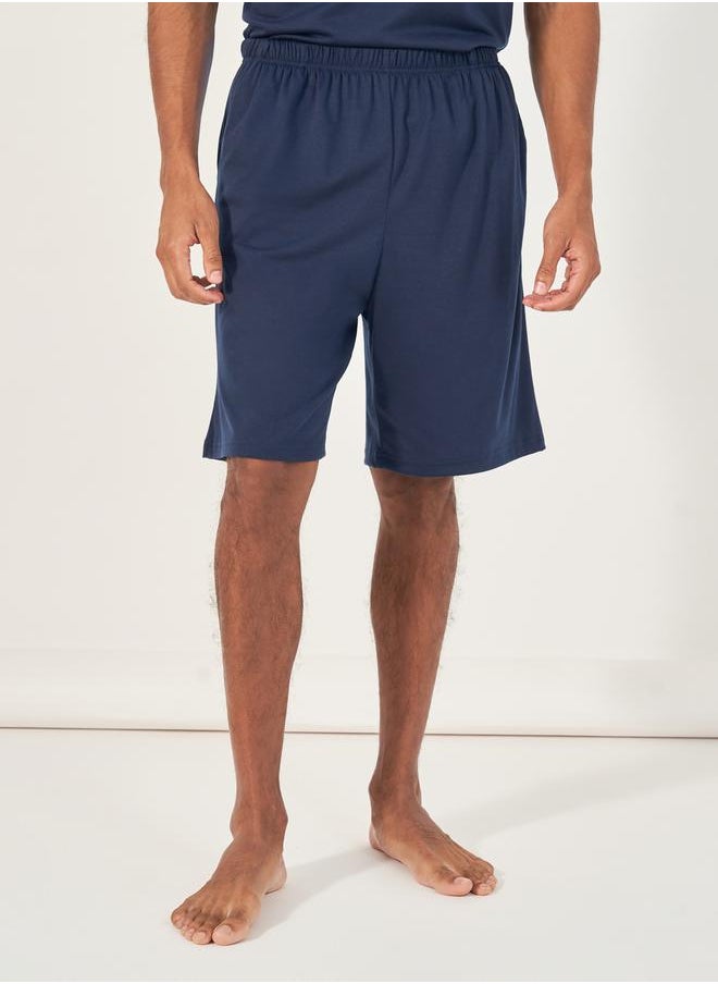 Styli Contrast Stitch Henley Neck T-Shirt and Shorts Set