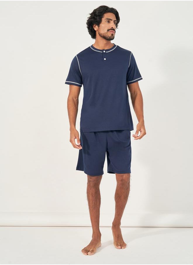 Styli Contrast Stitch Henley Neck T-Shirt and Shorts Set