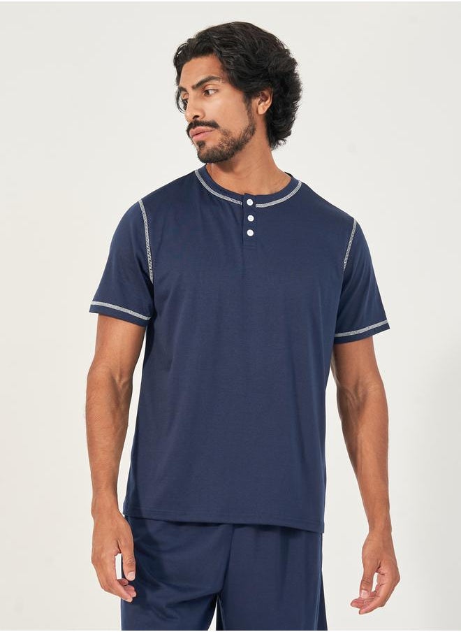 Styli Contrast Stitch Henley Neck T-Shirt and Shorts Set