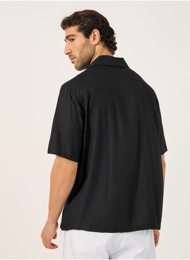 MEN RELAXED FIT RESORT COLLAR SHIRT WITH CROCHET POCKET