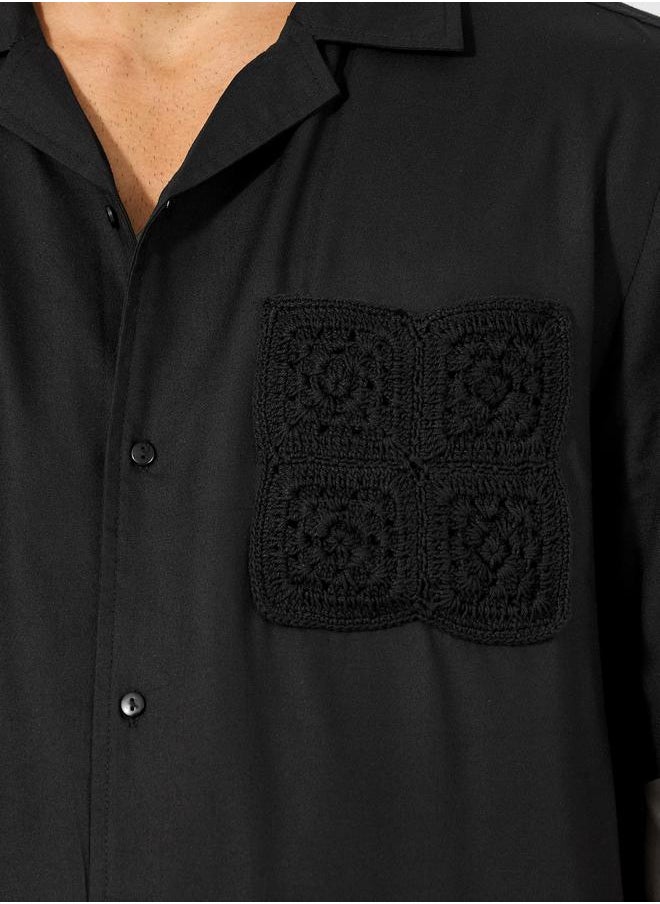 MEN RELAXED FIT RESORT COLLAR SHIRT WITH CROCHET POCKET