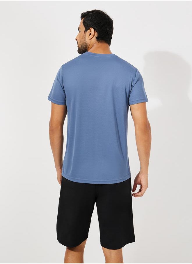 Textured T-Shirt and Shorts Sports Fitness Suit Set
