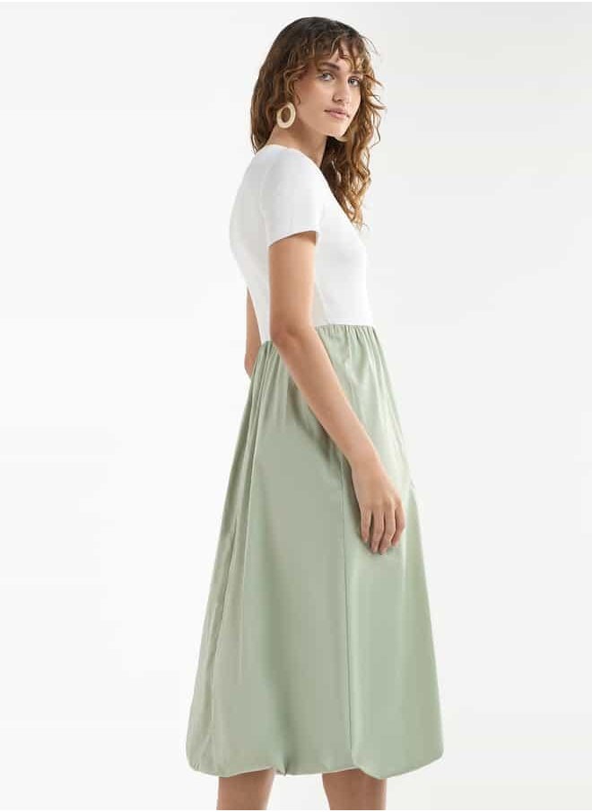 Colourblock A-line Dress with Round Neck and Short Sleeves
