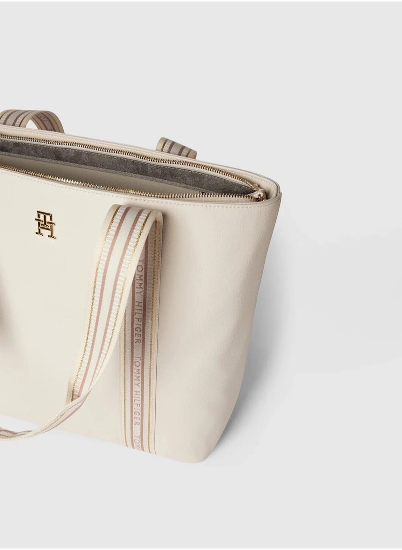 Tommy Hilfiger Shopper with label details