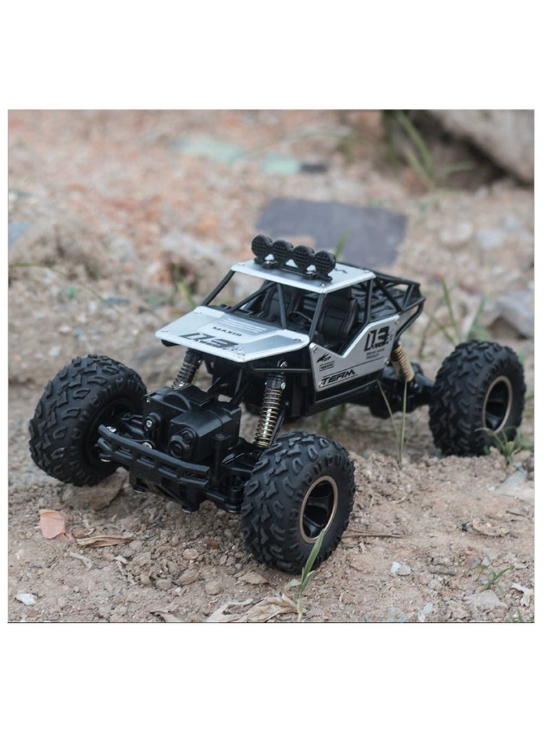 Alloy off-road 4x4 charging RC car high-speed bigfoot climbing racing climbing car suitable for 7+   26cm x 17cm x 13cm, silver car