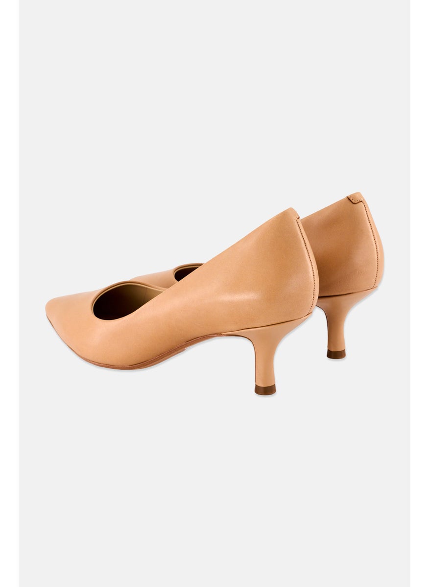Women Standard Fit Violet Rae Pumps, Tan