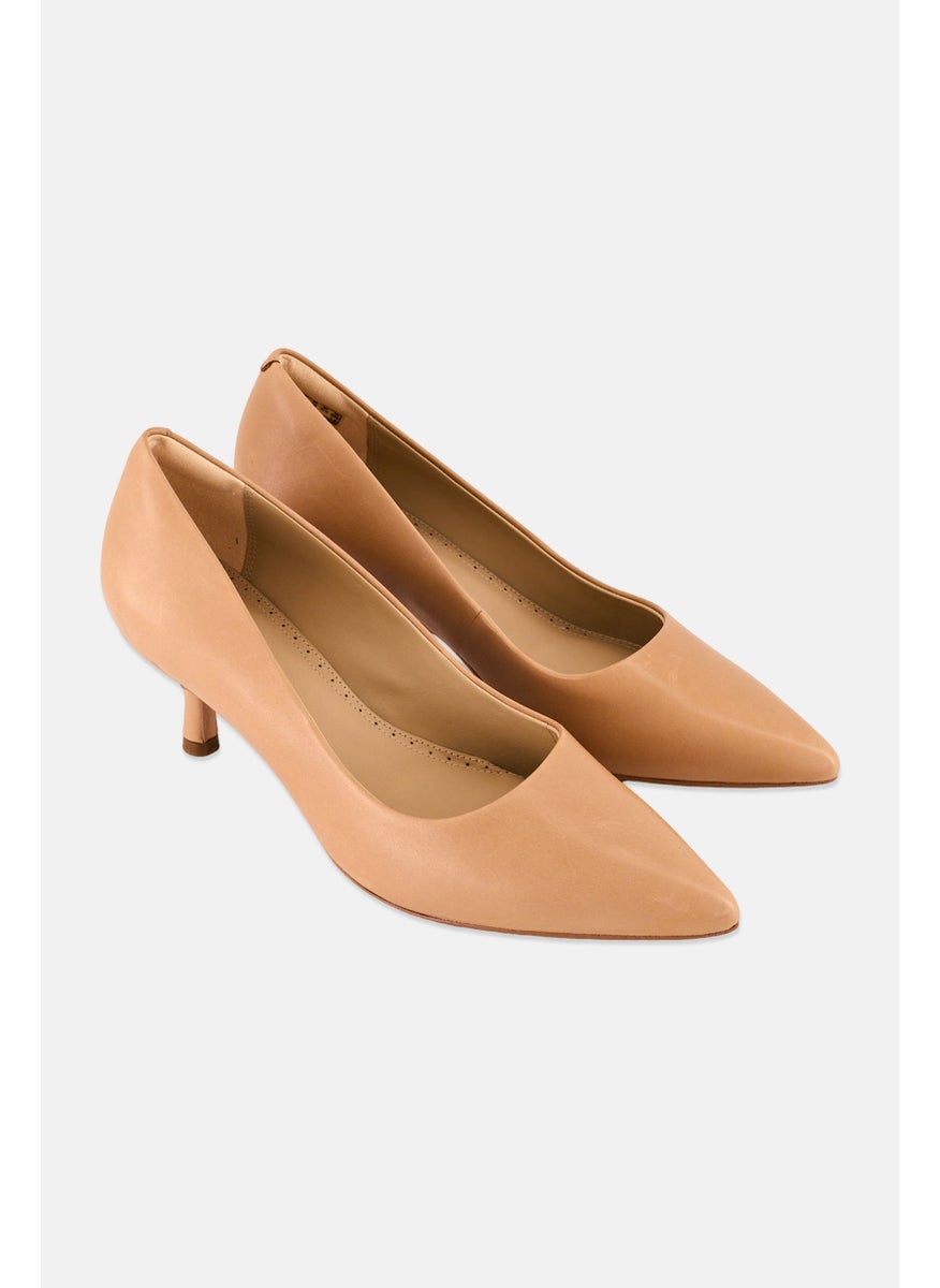 Women Standard Fit Violet Rae Pumps, Tan