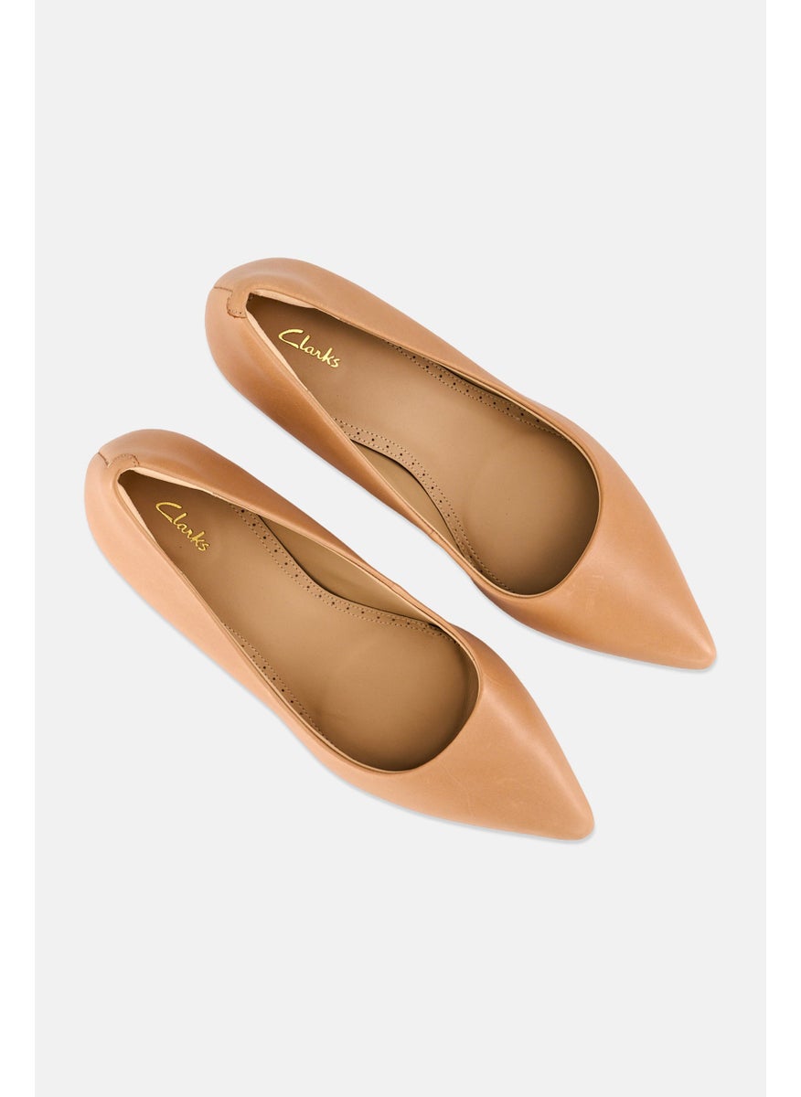 Women Standard Fit Violet Rae Pumps, Tan