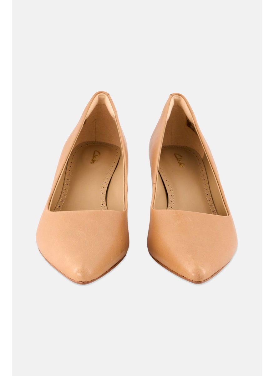 Women Standard Fit Violet Rae Pumps, Tan