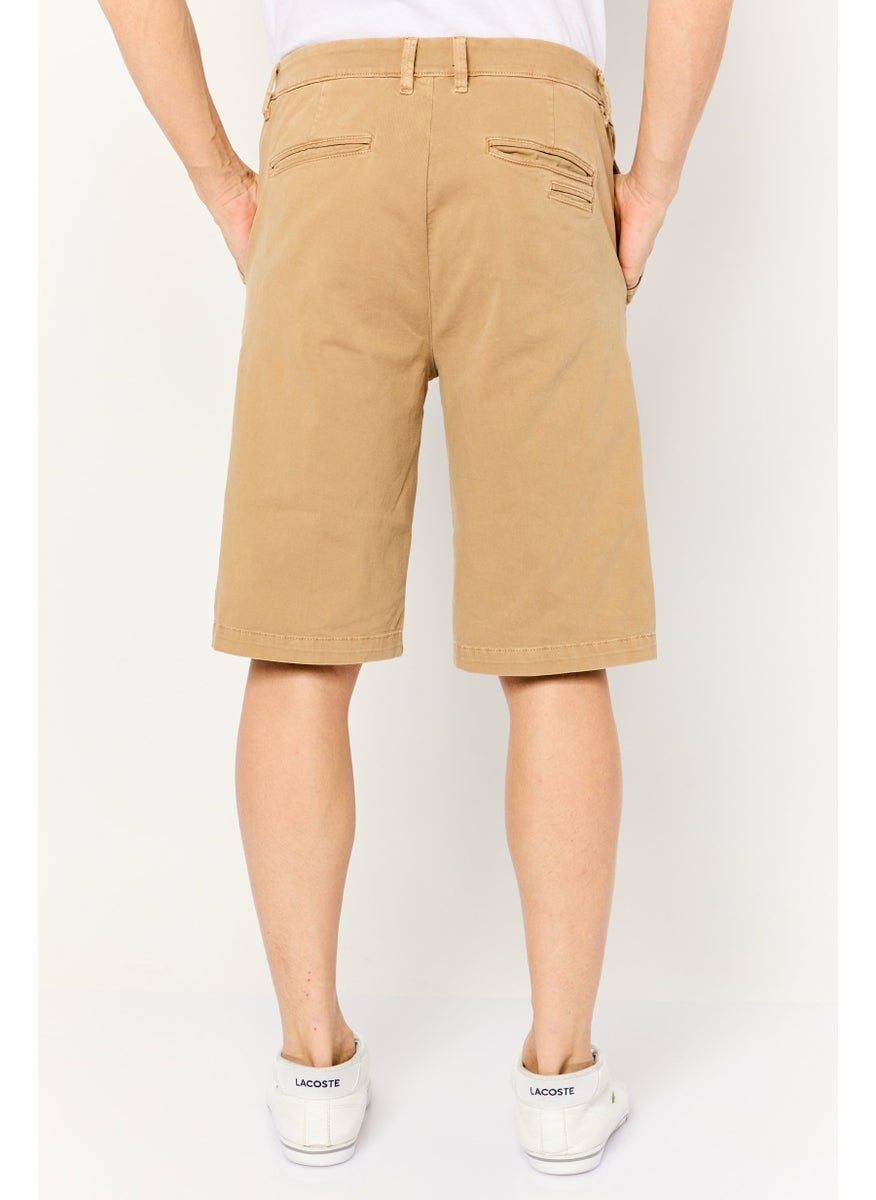 Men Solid Basic Short, Dark Beige