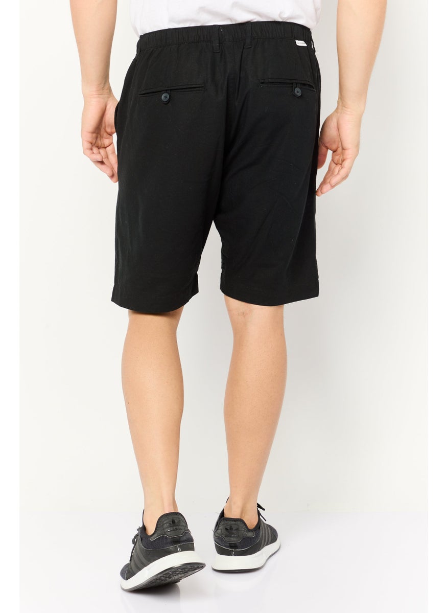 Men Solid Basic Shorts, Black