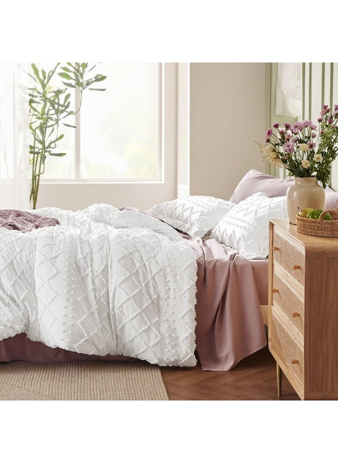 Bedsure Full Size Comforter Set - White Comforter, Boho Tufted Shabby Chic Bedding Comforter Set, 3 Pieces Vintage Farmhouse Bed Set for All Seasons, Fluffy Soft Bedding Set with 2 Pillow Shams