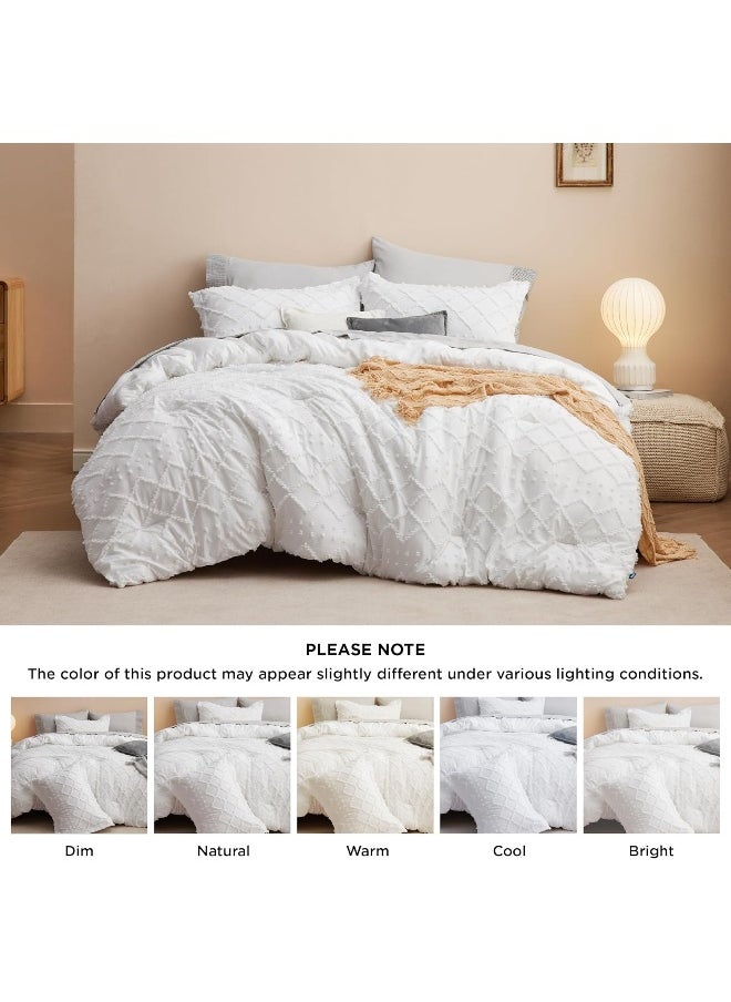 Bedsure Full Size Comforter Set - White Comforter, Boho Tufted Shabby Chic Bedding Comforter Set, 3 Pieces Vintage Farmhouse Bed Set for All Seasons, Fluffy Soft Bedding Set with 2 Pillow Shams