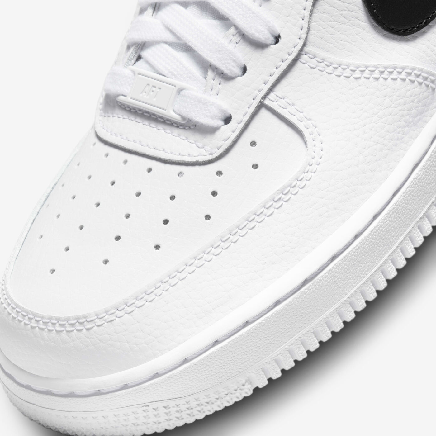 Women's Air Force 1 '07 Shoes