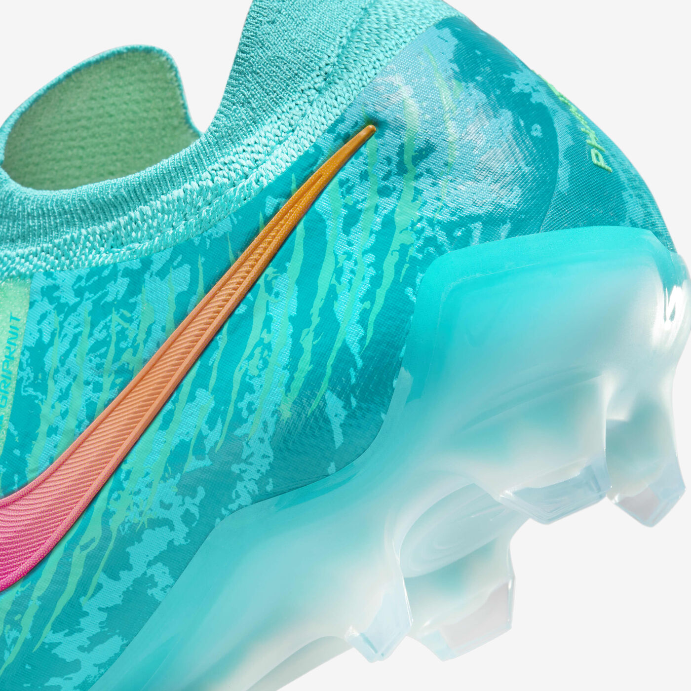 Phantom GX 2 Elite LV8 FG Football Shoes