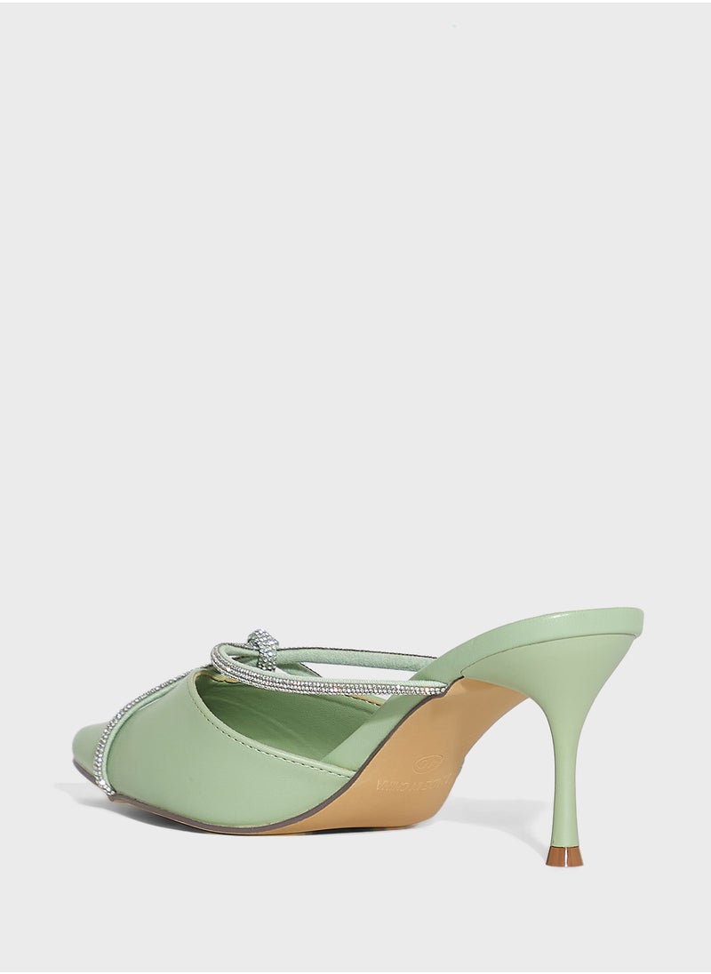 Diamante Knot Detail Pump