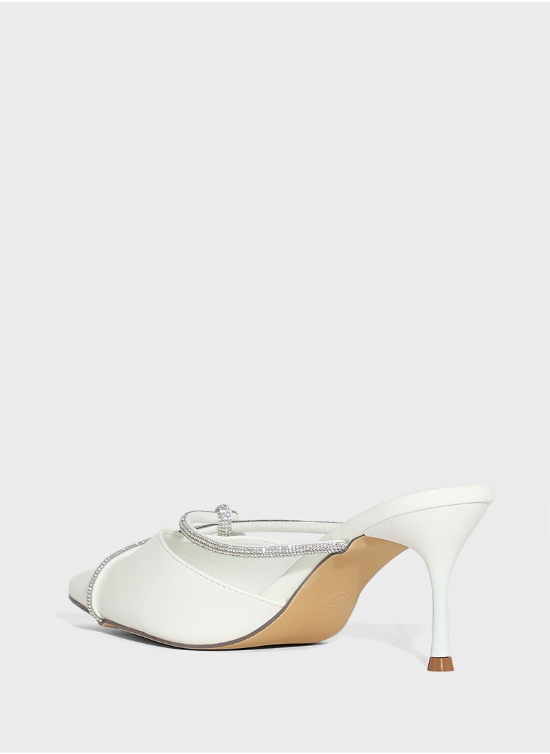 Diamante Knot Detail Pump